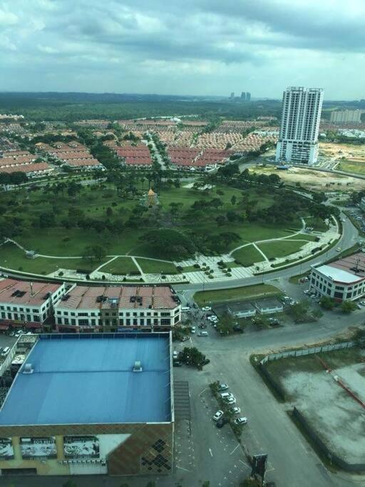Cozy Sky Loft 2 Guests Nflix, & Hbo B30b Johor Bahru