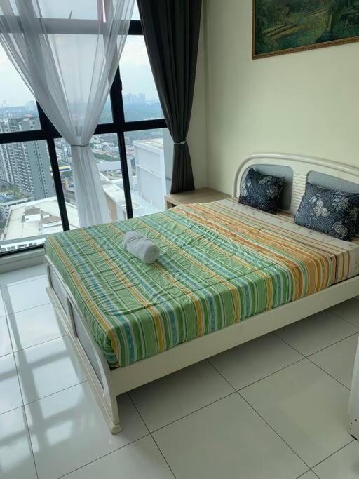 Cozy Sky Loft 2 Guests Nflix, & Hbo B30b Johor Bahru